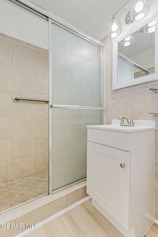 309 CLAIREMONT Road, El Paso, TX 79912