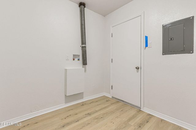 309 CLAIREMONT Road, El Paso, TX 79912