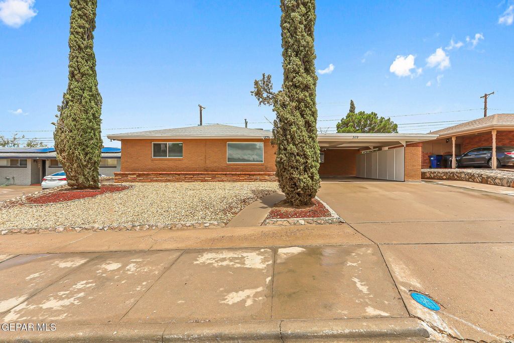 309 CLAIREMONT Road, El Paso, TX 79912