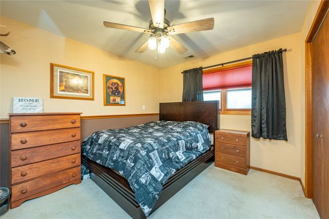 1225 Roland Avenue, Chariton, IA 50049