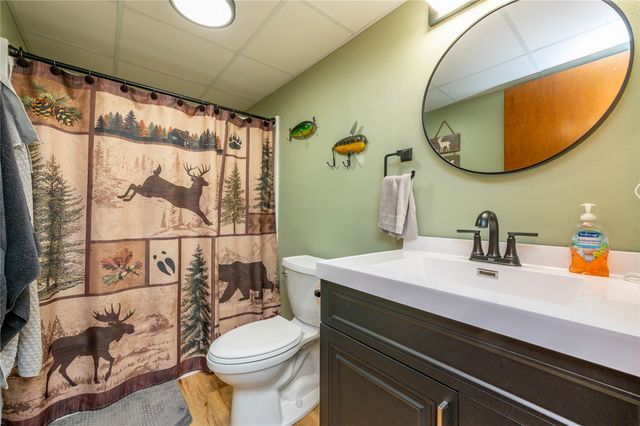 1225 Roland Avenue, Chariton, IA 50049