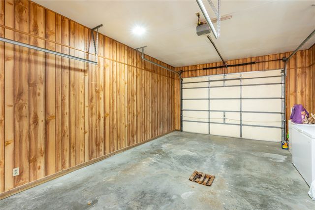 1225 Roland Avenue, Chariton, IA 50049