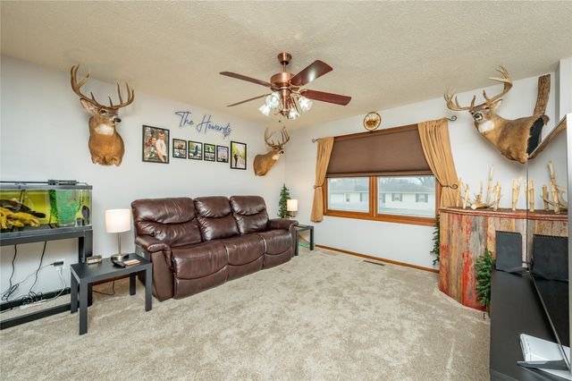 1225 Roland Avenue, Chariton, IA 50049