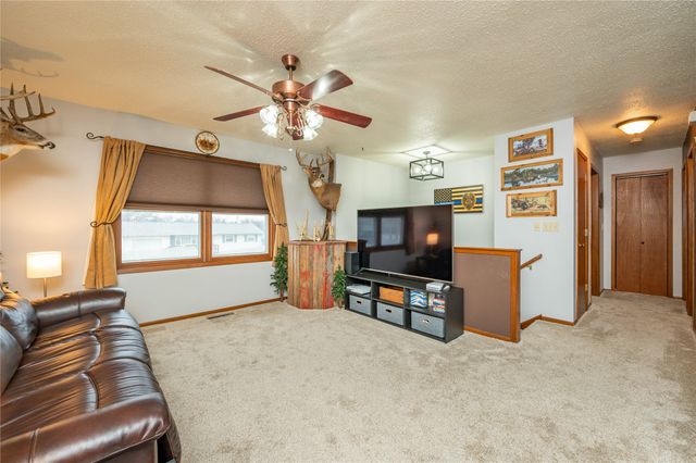1225 Roland Avenue, Chariton, IA 50049