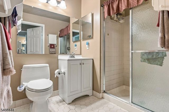 235 Kempsey Dr, North Brunswick Twp., NJ 08902