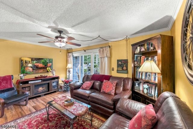 235 Kempsey Dr, North Brunswick Twp., NJ 08902