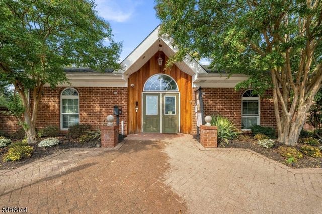 235 Kempsey Dr, North Brunswick Twp., NJ 08902