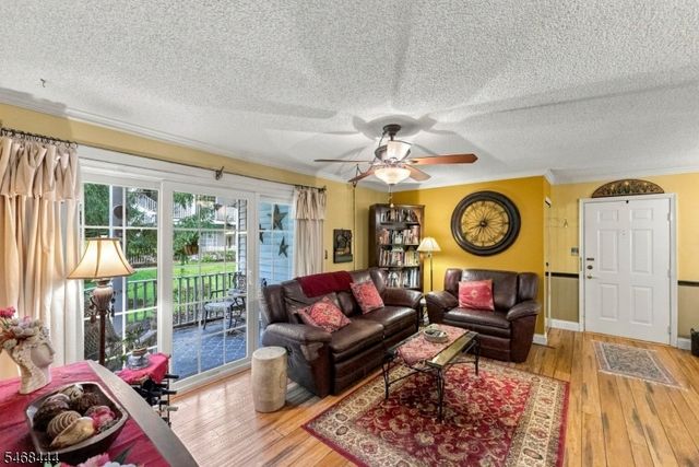 235 Kempsey Dr, North Brunswick Twp., NJ 08902