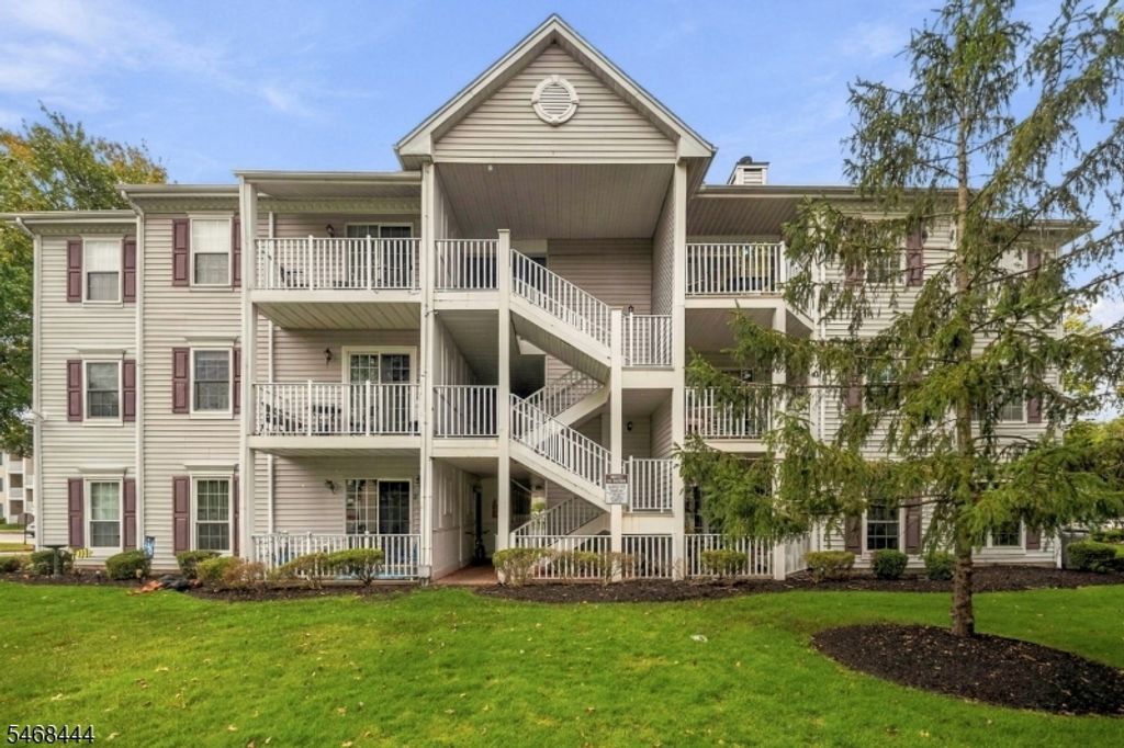 235 Kempsey Dr, North Brunswick Twp., NJ 08902