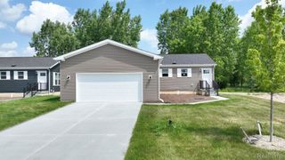4420 MAPLE LEAF Trail, Flint, MI 48506