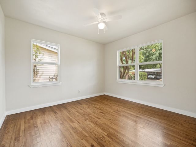 11817 Fernald Avenue, Dallas, TX 75218