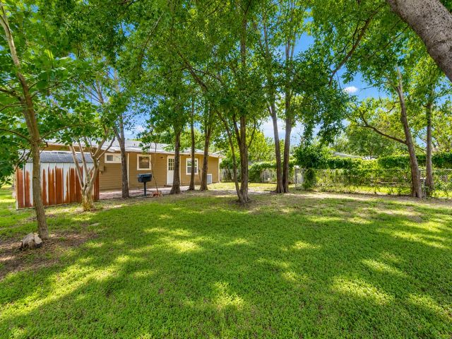 11817 Fernald Avenue, Dallas, TX 75218