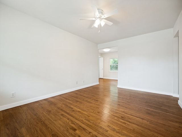 11817 Fernald Avenue, Dallas, TX 75218