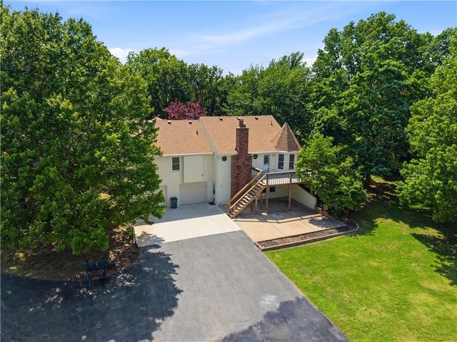 12306 E Brookfield Drive, Peculiar, MO 64078