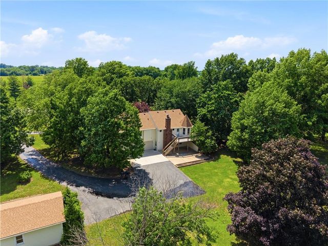 12306 E Brookfield Drive, Peculiar, MO 64078