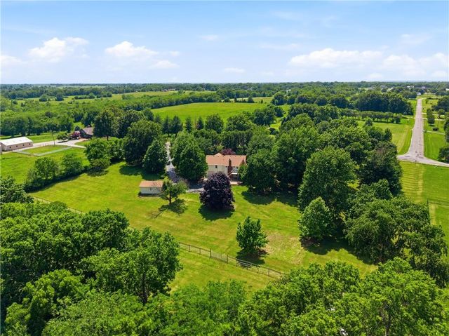 12306 E Brookfield Drive, Peculiar, MO 64078