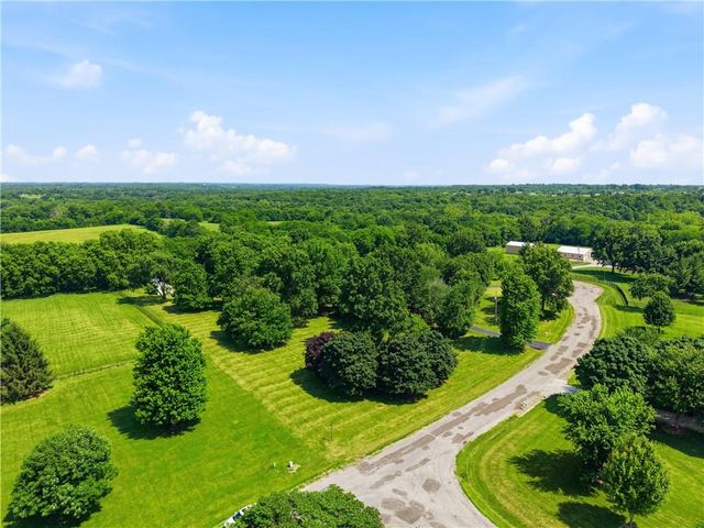 12306 E Brookfield Drive, Peculiar, MO 64078