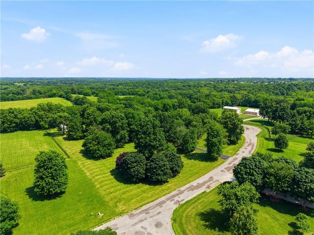 12306 E Brookfield Drive, Peculiar, MO 64078