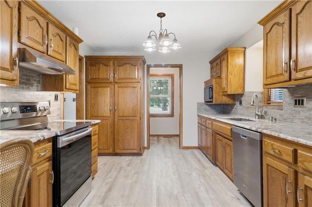 12306 E Brookfield Drive, Peculiar, MO 64078
