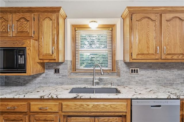 12306 E Brookfield Drive, Peculiar, MO 64078
