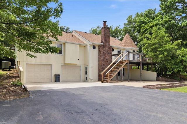 12306 E Brookfield Drive, Peculiar, MO 64078