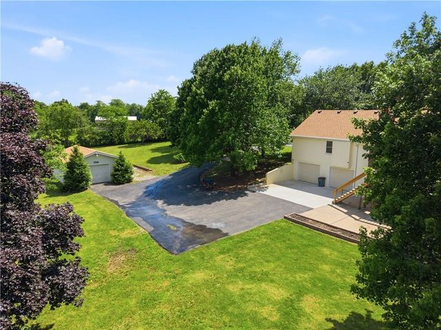 12306 E Brookfield Drive, Peculiar, MO 64078