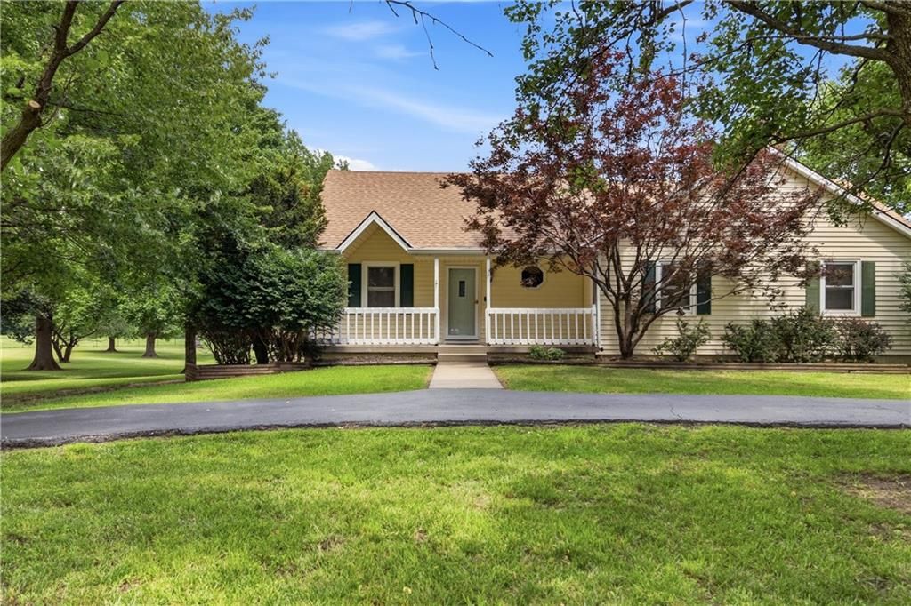 12306 E Brookfield Drive, Peculiar, MO 64078