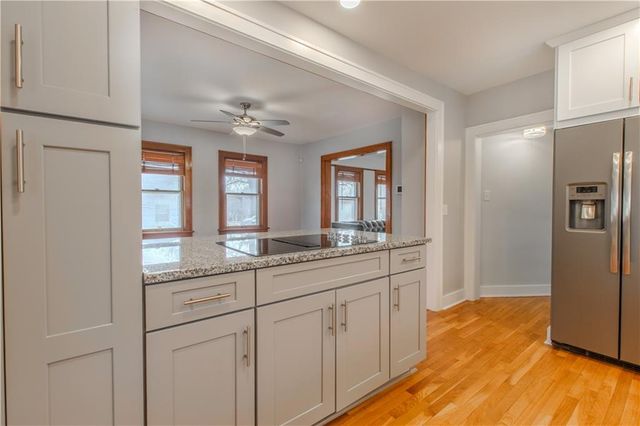 904 Pinkston Avenue, Grandview, MO 64030