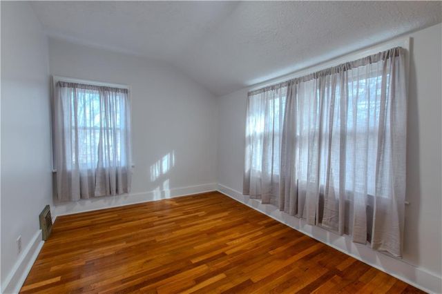 904 Pinkston Avenue, Grandview, MO 64030