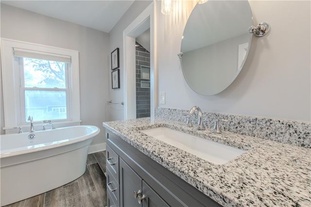 904 Pinkston Avenue, Grandview, MO 64030