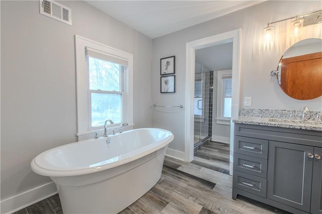 904 Pinkston Avenue, Grandview, MO 64030