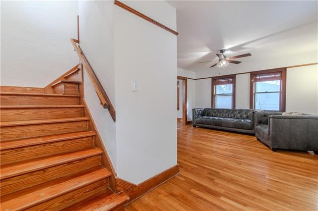 904 Pinkston Avenue, Grandview, MO 64030