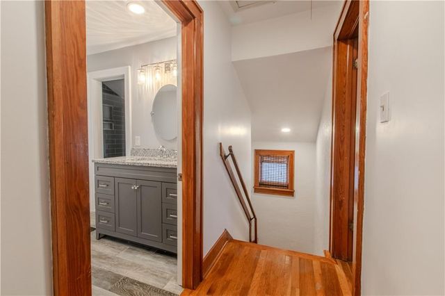 904 Pinkston Avenue, Grandview, MO 64030