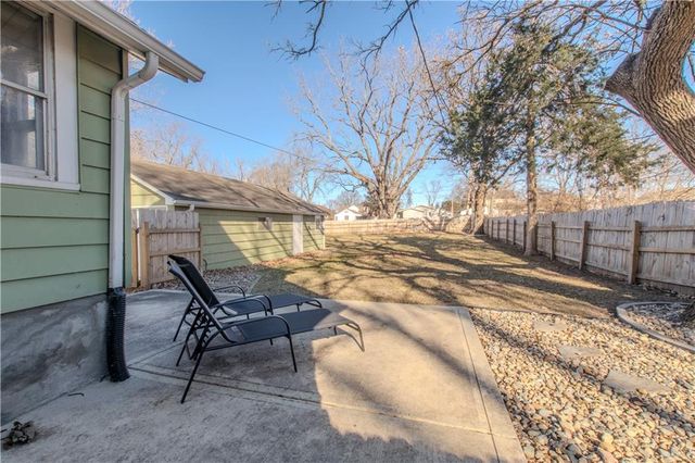 904 Pinkston Avenue, Grandview, MO 64030