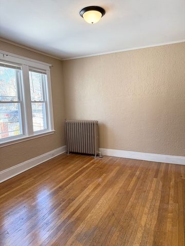 123 Glendower Rd 1, Boston, MA 02131