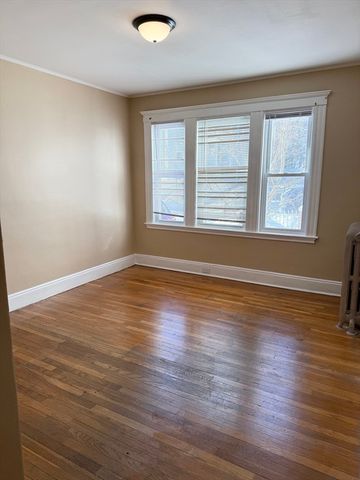 123 Glendower Rd 1, Boston, MA 02131