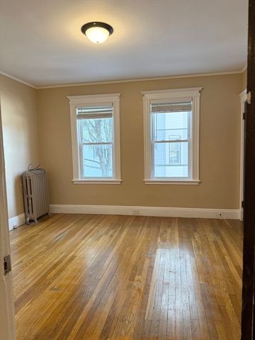 123 Glendower Rd 1, Boston, MA 02131