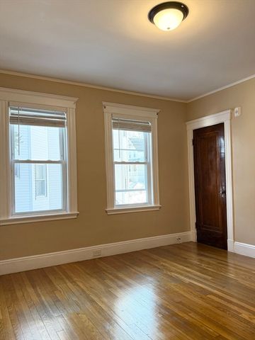 123 Glendower Rd 1, Boston, MA 02131