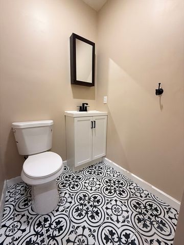 123 Glendower Rd 1, Boston, MA 02131