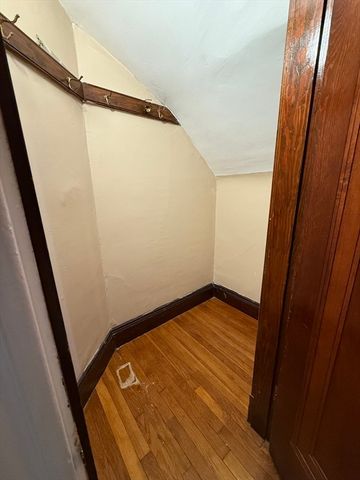 123 Glendower Rd 1, Boston, MA 02131