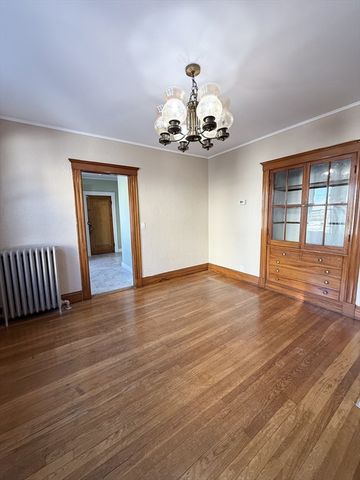 123 Glendower Rd 1, Boston, MA 02131