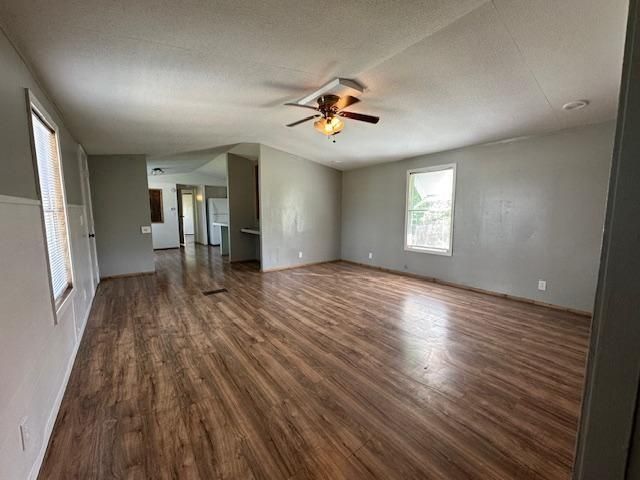 1105 N Rockdale ST, Lexington, TX 78947