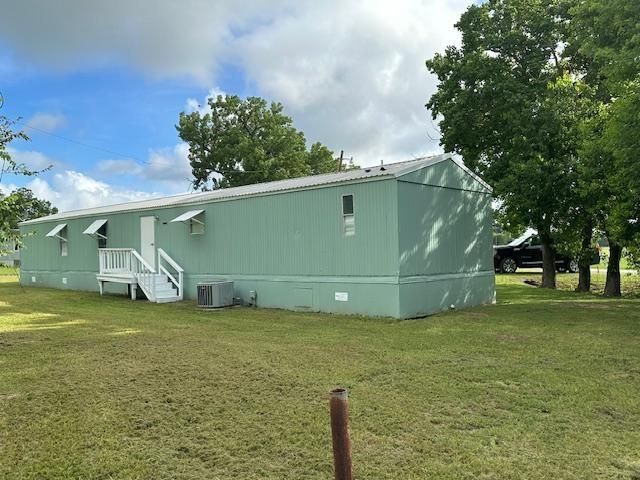 1105 N Rockdale ST, Lexington, TX 78947