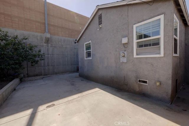 13360 Kelowna, Arleta, CA 91331