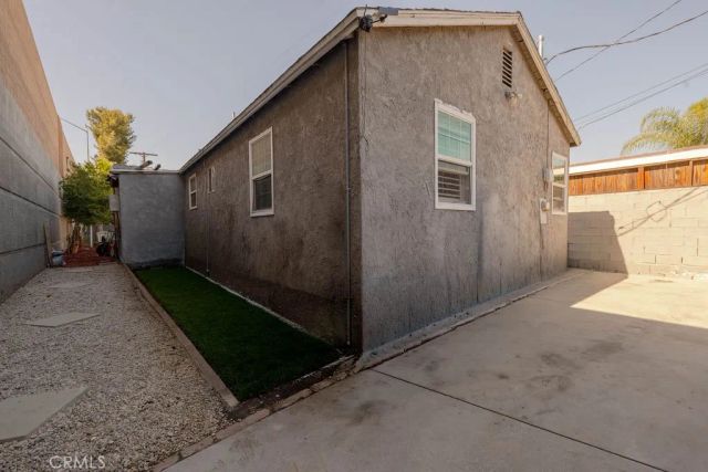 13360 Kelowna, Arleta, CA 91331