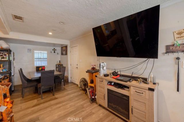 13360 Kelowna, Arleta, CA 91331