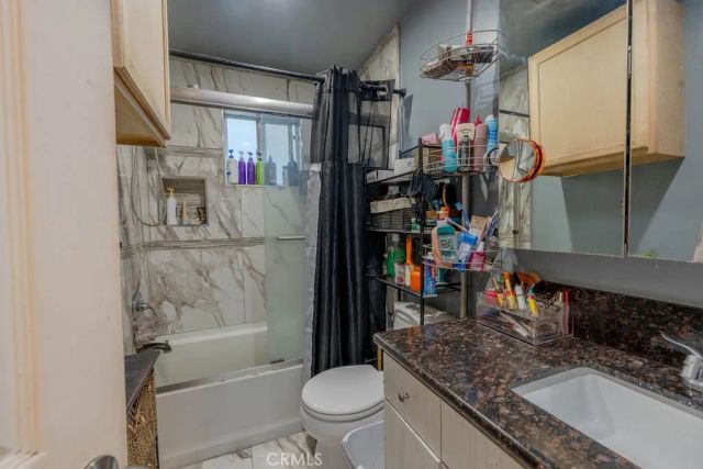 13360 Kelowna, Arleta, CA 91331
