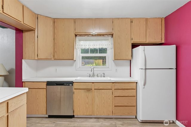 403 Queen Avenue, Pe Ell, WA 98572