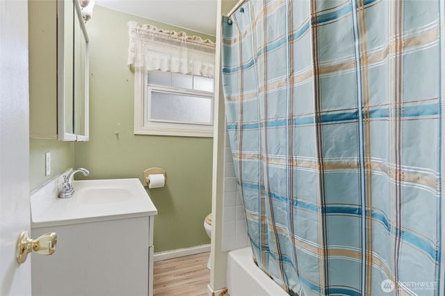 403 Queen Avenue, Pe Ell, WA 98572