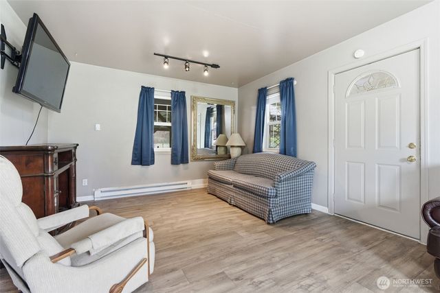 403 Queen Avenue, Pe Ell, WA 98572